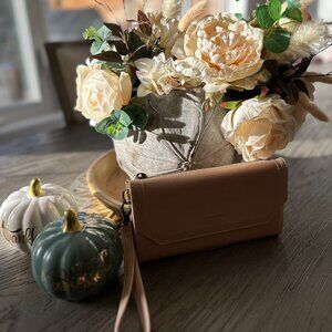 NEW WITHOUT TAGS MATT & NAT - MION FRAPPE WALLET/WRISTLET